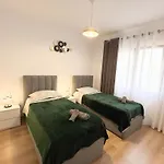 In Center Aparthotel