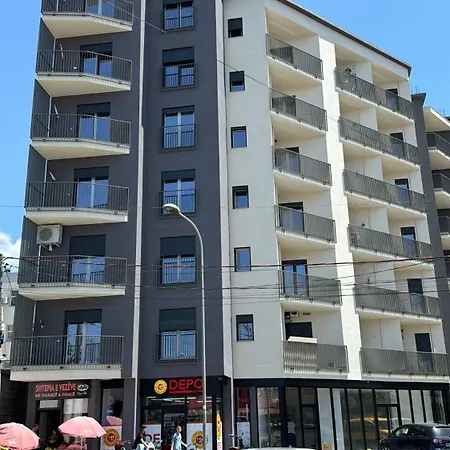 Ξενοδοχείο με διαμερίσματα In Center 4*