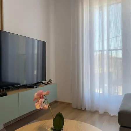 In Center Ξενοδοχείο με διαμερίσματα 4*